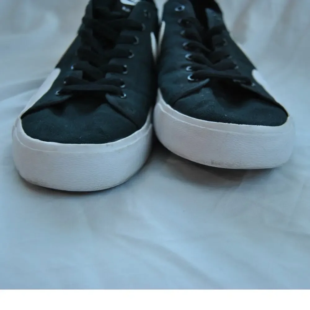 Nike SB BLZR Court Mens Shoe Black White Size 11
